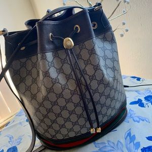 Gucci sherry line crossbody bucket bag